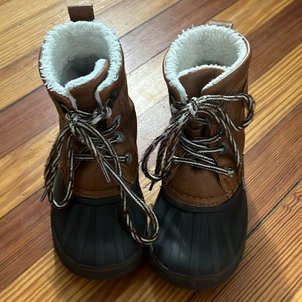 Snow/rain boot with fuzzy inside